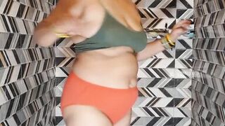 Puja bhabhi bathroom dance bhojpuri - 2 image