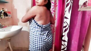 Indian Housewife Huge Boobs 2