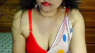 Indian girl showing her boobs - 3 image