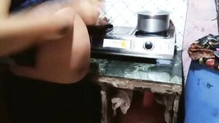 Desi Indian wife alone in kitchen paella village sex porn - 4 image