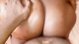 It's behind who is soft as we say here in Abidjan, that guy piloted the wazoo of a older woman in a hotel until ejaculating on her large butt cheeks