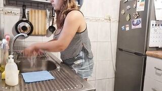 Mamma in kitchen clean Large milk sacks love muffins