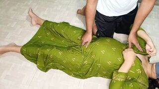 AuNty Ko kiTchen M uSke laDke N cHodne ka boy hAi boLke cHoot maRi