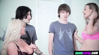 MomSwop - Single Moms Planned a Surprise for their College Stepsons