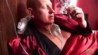 Hot blonde MILF Stacey Saran gets her pussy pounded from behind and takes a hot facial