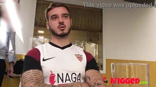 Guy didn't want black girls... Until he saw Jennifer's GIANT MELLONS!