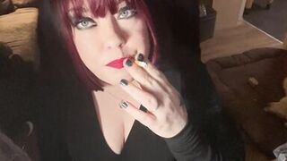 British Tart Tina Snua Tugs On Her Perky Nipples & Chain Smokes 2 Cigarettes - Big Tits BBW Satisfies Yr Smoking Fetish