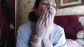 Ebony MILF slut fingers her holes with long nails