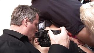 Milf Party endet in einer Gangbang Party