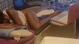 Solo Sexy Ebony Milf - 1 image