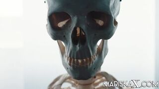 MARISKAX Dacada and Mariska share a big dick