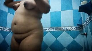 in the bathroom, watching my chubby girlfriend when she takes a shower - 10 image