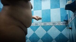 in the bathroom, watching my chubby girlfriend when she takes a shower - 11 image