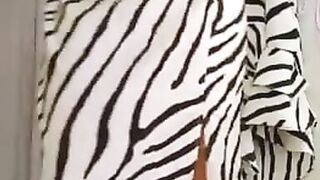 Try on in the changing room - 14 image