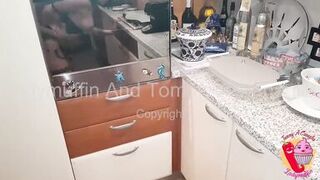 Lui la penetra prima di uscir di casa