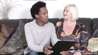 Aged Love - seduced by mature mom
