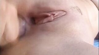 Titus Steel fickt Pornonewcommerin direkt in den Arsch und spritzt ab ANAL CREAMPIE