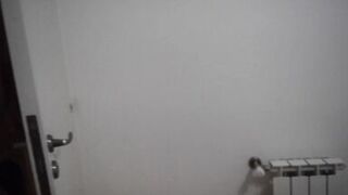 MIRON | Espio a mi amiga y termino cogiendola fuertemente