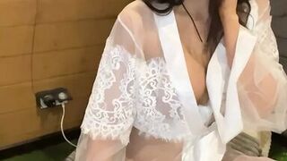 Hot Milf cums on webcam and gets cum on tits