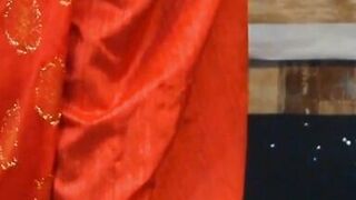 Indian Milf Nude sharee fingering