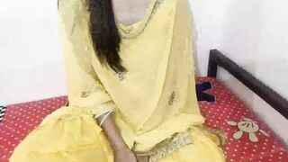 Cheating Indian Bhabhi Gets her Big Ass Fucked By Devar Indian Village Desi Bhabhi Ki Devar ke Sath Mast Desi Chudai xxx