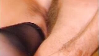 Junge Milf lutscht bis das Sperma kommt