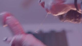 Hot MILF gives amazing head