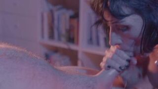 Hot MILF gives amazing head