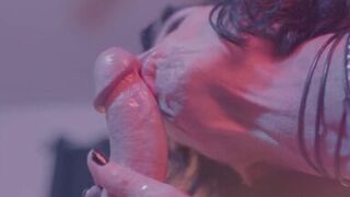 Hot MILF gives amazing head