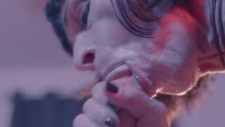 Hot MILF gives amazing head