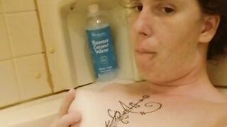 Freya Sinn Shows Off Her Body in the Bath