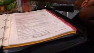 Milf Monika Montags in der Mittagspause