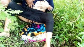 Desi Indian Bhabhi Public Outdoor Big Boobs Show Compilation