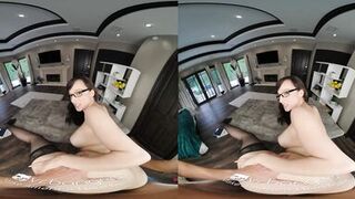 VR BANGERS Wet Mature Pussy To Try Out VR Porn