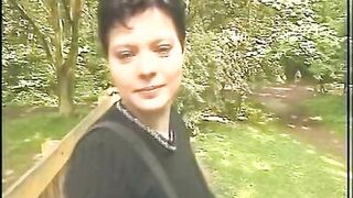 Im Wald kennengelernt zu Hause gefickt - 2 image