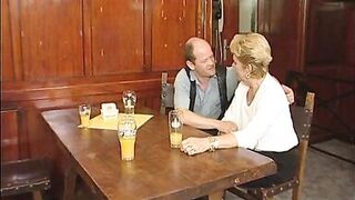 Gruppensex beim Stammtisch in der Kneipe