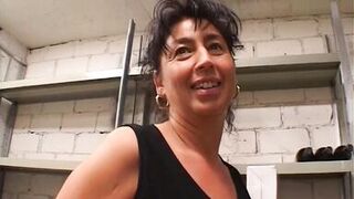 Komm mit in den Keller - Mama zeigt dir wie man fickt