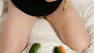 Mommy always says that Veggies and Fruits are Good for You!