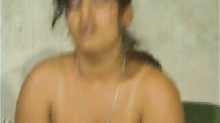 Mega geile MILF steht auf Sperma schlucken - Retro