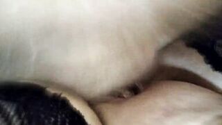 Hard massage of the G-spot of a mature bitch & closeup fuck!