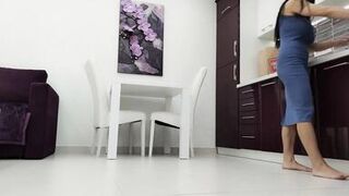 MILF Lilly-completely Naked in Front of the Delivery Man - 2 image